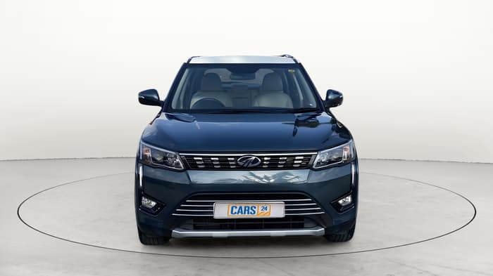 2019 Mahindra XUV300 W8(O) 1.2 PETROL DUAL TONE, Petrol, Manual, 22,587 km, Front