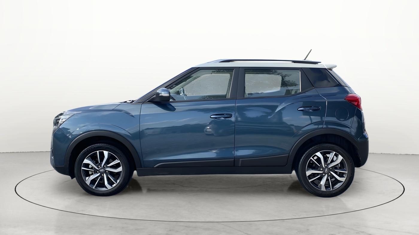 2019 Mahindra XUV300 W8(O) 1.2 PETROL DUAL TONE, Petrol, Manual, 22,587 km, Left Side