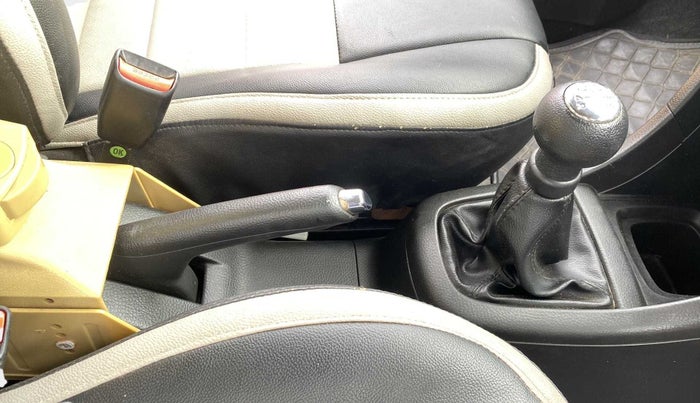 2015 Maruti Swift ZXI, Petrol, Manual, 37,391 km, Gear Lever