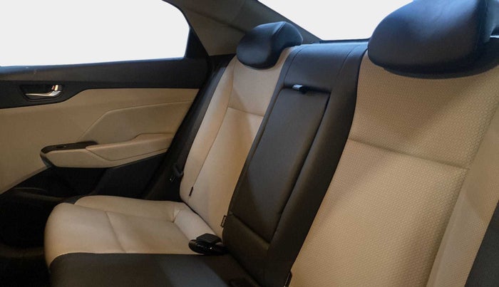 2022 Hyundai Verna SX (O) 1.5 CRDI, Diesel, Manual, 22,049 km, Right Side Rear Door Cabin