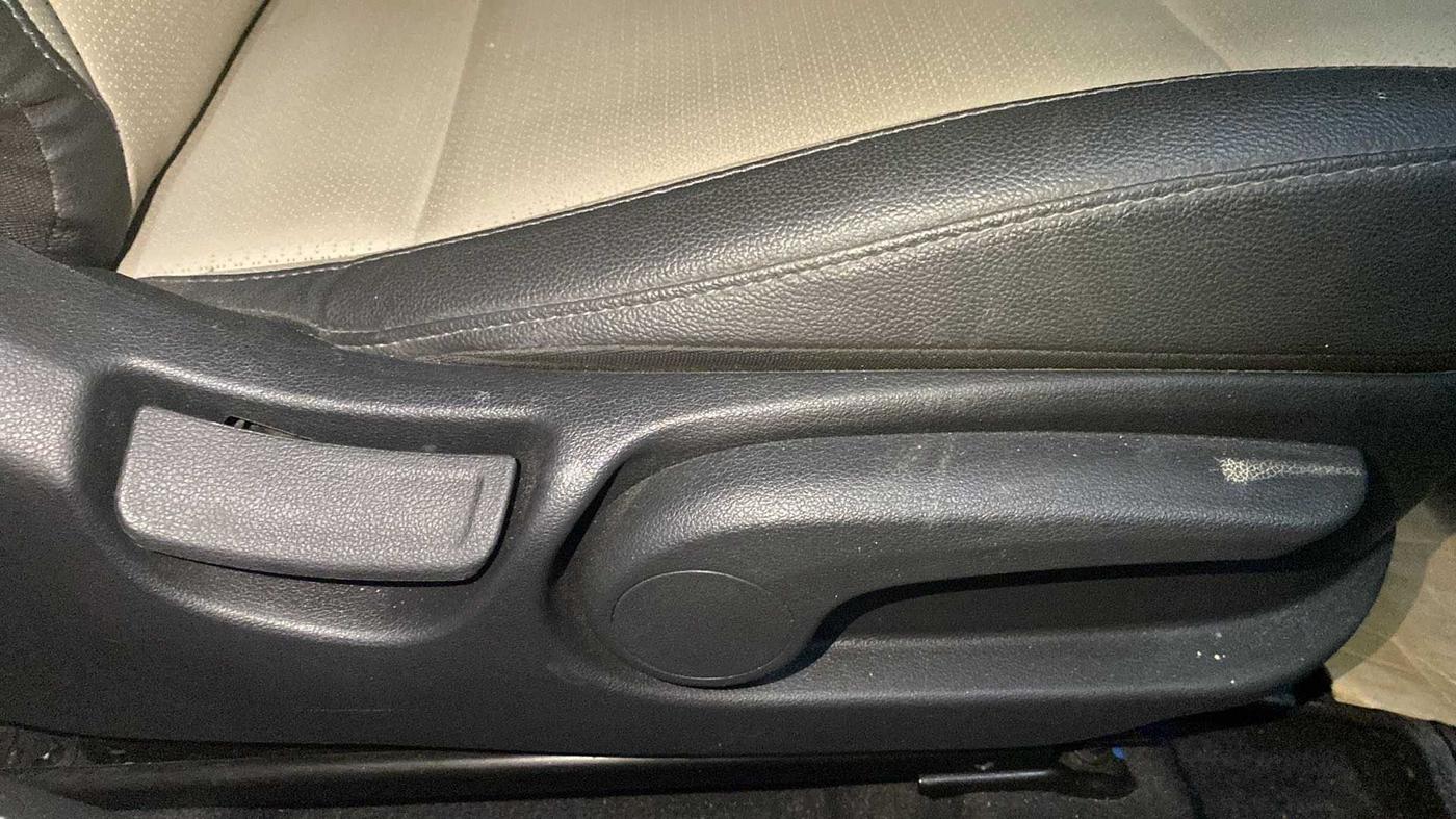 2022 Hyundai Verna SX (O) 1.5 CRDI, Diesel, Manual, 22,049 km, Driver Side Adjustment Panel