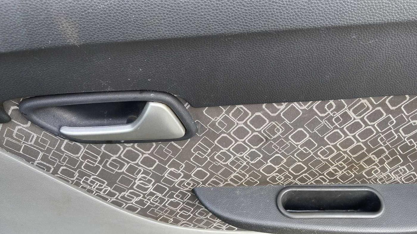 2017 Maruti Alto 800 LXI, Petrol, Manual, 51,526 km, Driver Side Door Panels Control