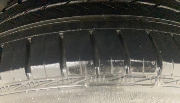 2012 Volkswagen Polo COMFORTLINE 1.2L, Diesel, Manual, 67,695 km, Left Rear Tyre Tread