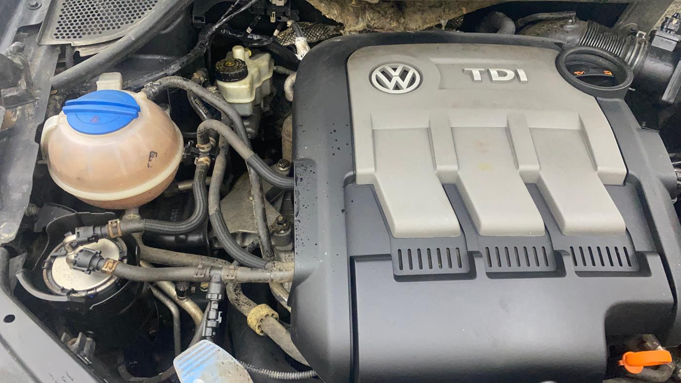 2012 Volkswagen Polo COMFORTLINE 1.2L, Diesel, Manual, 68,237 km, Engine View - Right