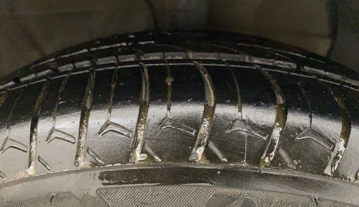 2019 Hyundai NEW SANTRO SPORTZ CNG, CNG, Manual, 72,970 km, Right Front Tyre Tread