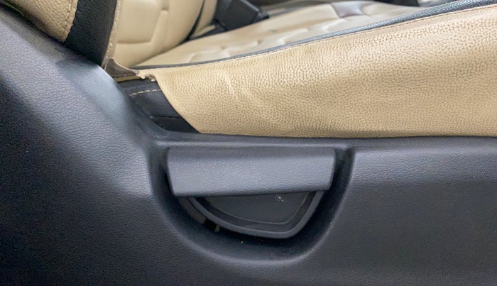 2019 Hyundai NEW SANTRO SPORTZ CNG, CNG, Manual, 72,970 km, Driver Side Adjustment Panel