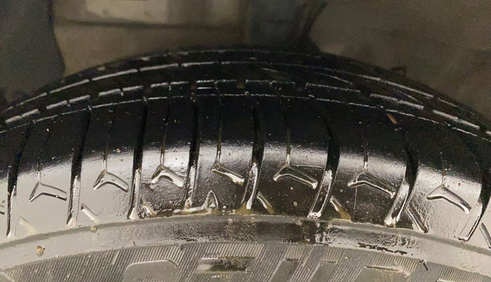 2019 Hyundai NEW SANTRO SPORTZ CNG, CNG, Manual, 72,970 km, Left Front Tyre Tread