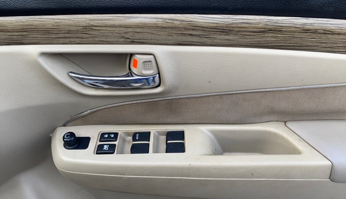 2018 Maruti Ciaz DELTA 1.5 SHVS MT PETROL, Petrol, Manual, 77,251 km, Driver Side Door Panels Control