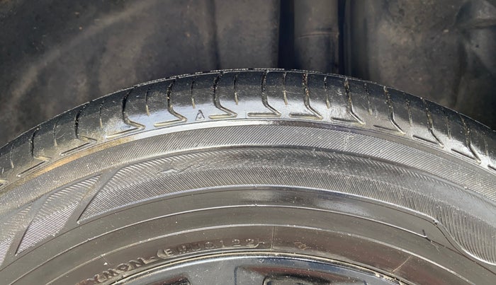 2018 Maruti Ciaz DELTA 1.5 SHVS MT PETROL, Petrol, Manual, 77,251 km, Left Rear Tyre Tread