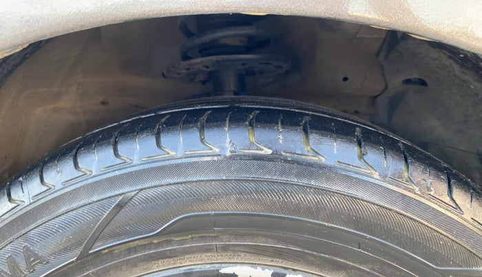 2018 Maruti Ciaz DELTA 1.5 SHVS MT PETROL, Petrol, Manual, 77,251 km, Right Front Tyre Tread