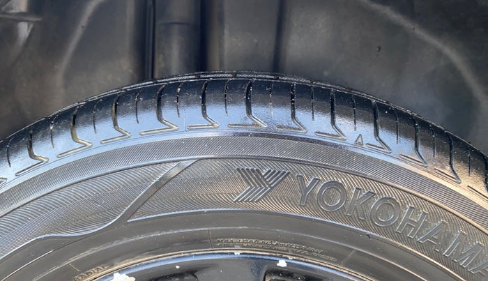 2018 Maruti Ciaz DELTA 1.5 SHVS MT PETROL, Petrol, Manual, 77,251 km, Right Rear Tyre Tread
