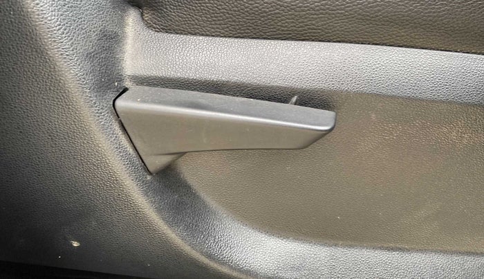 2018 Mahindra KUV 100 NXT K2 D 6S, Diesel, Manual, 15,784 km, Driver Side Adjustment Panel
