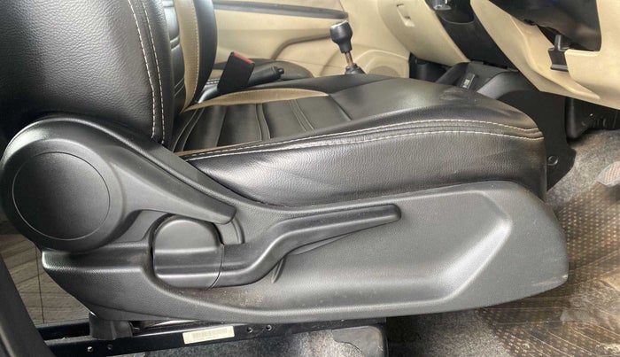 2018 Honda Amaze 1.2L I-VTEC S, Petrol, Manual, 38,281 km, Driver Side Adjustment Panel