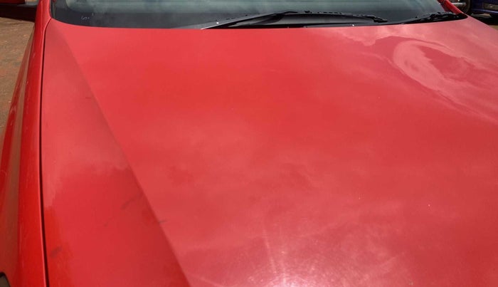 2015 Volkswagen Polo HIGHLINE1.5L, Diesel, Manual, 1,02,789 km, Bonnet (hood) - Slightly dented
