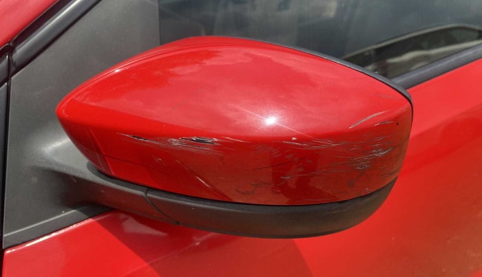 2015 Volkswagen Polo HIGHLINE1.5L, Diesel, Manual, 1,02,789 km, Left rear-view mirror - Minor scratches