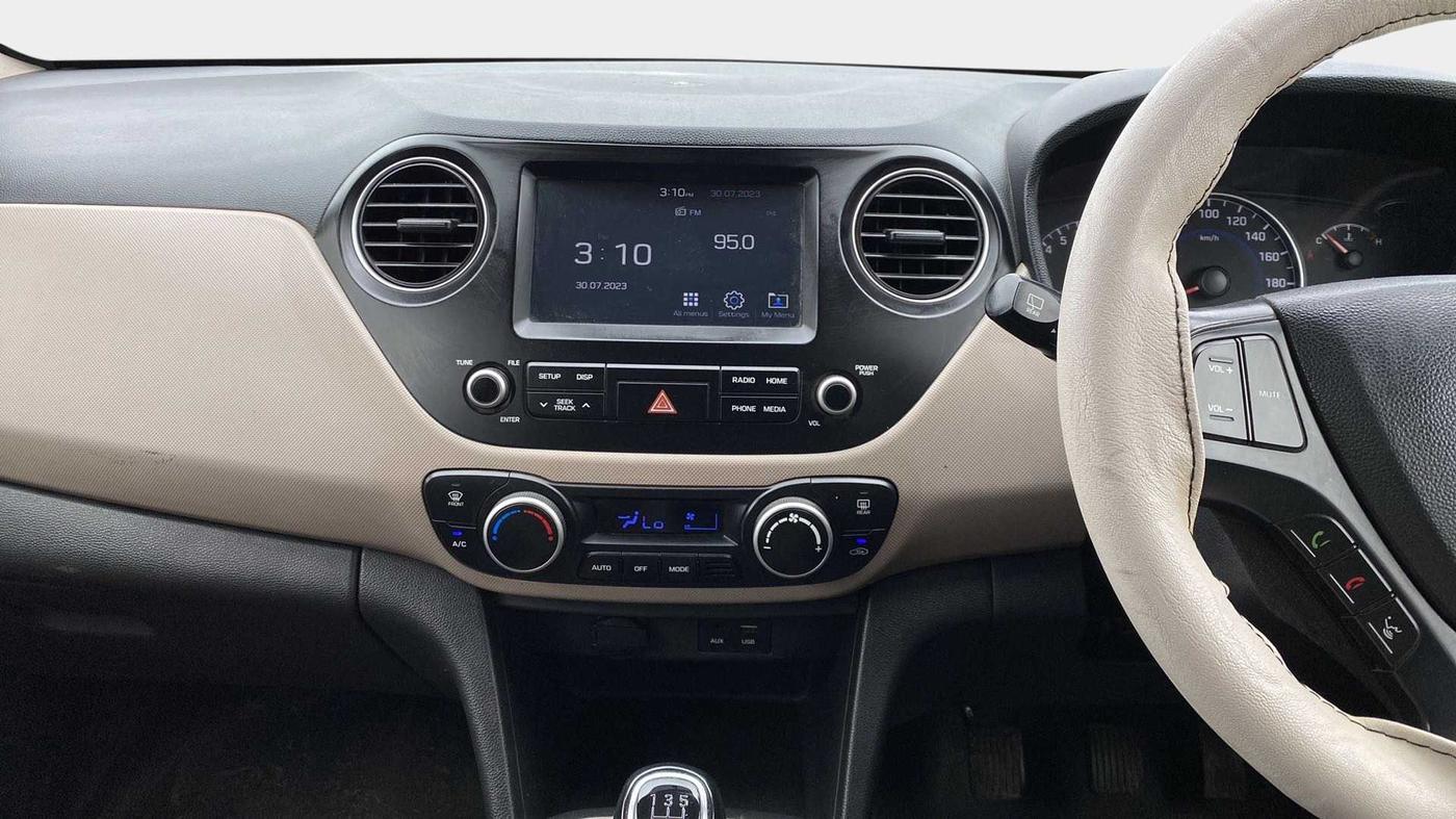 2017 Hyundai Grand i10 ASTA 1.2 KAPPA VTVT, Petrol, Manual, 1,00,313 km, Air Conditioner