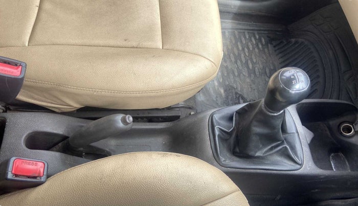 2012 Hyundai Eon ERA +, CNG, Manual, 46,393 km, Gear Lever