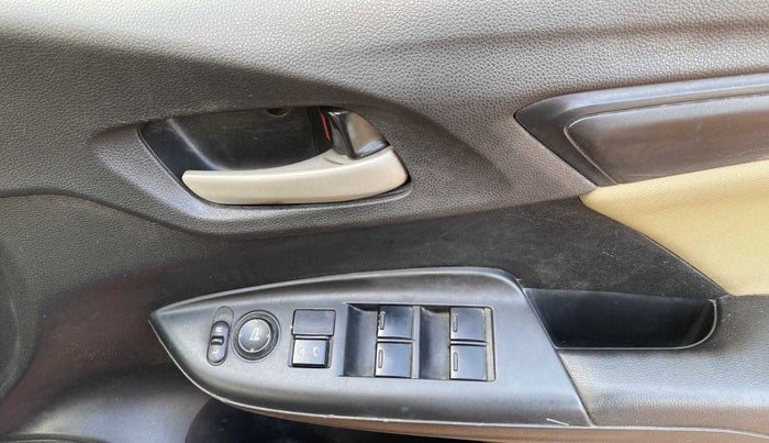 2016 Honda Jazz 1.2L I-VTEC S, Petrol, Manual, 82,286 km, Right front window switch / handle - Master window function not working