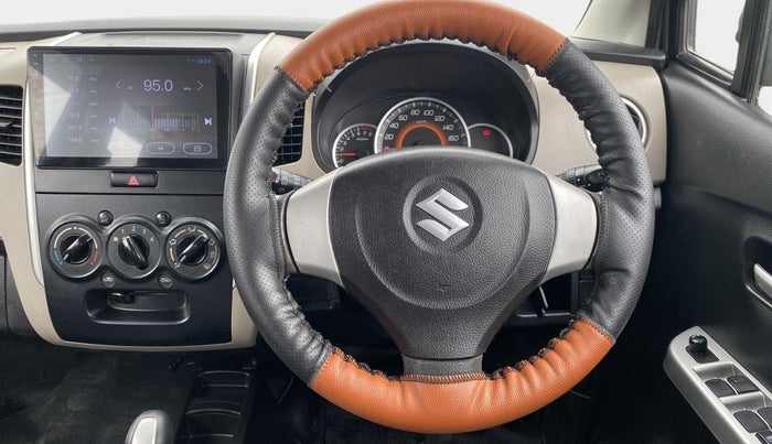2015 Maruti Wagon R 1.0 VXI AMT, Petrol, Automatic, 38,340 km, Steering Wheel Close Up