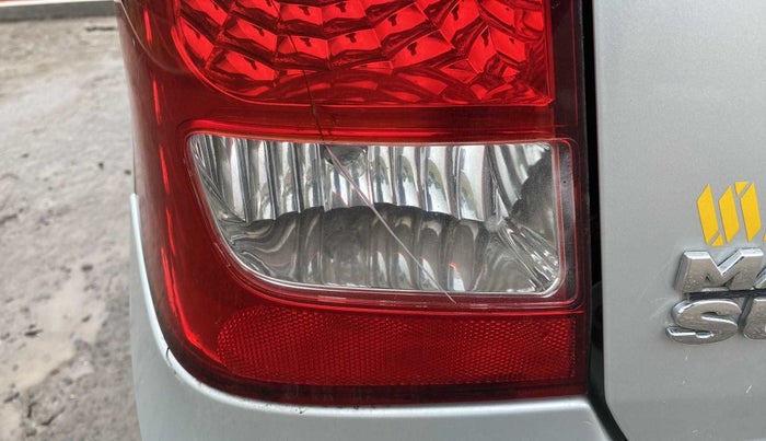 2015 Maruti Wagon R 1.0 VXI AMT, Petrol, Automatic, 38,340 km, Left tail light - Minor damage