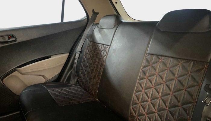 2015 Hyundai Grand i10 MAGNA 1.2 KAPPA VTVT, Petrol, Manual, 35,313 km, Right Side Rear Door Cabin