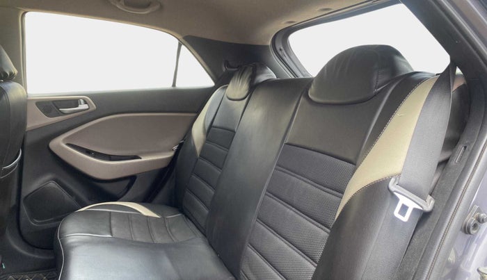 2019 Hyundai Elite i20 SPORTZ PLUS 1.2, Petrol, Manual, 1,09,048 km, Right Side Rear Door Cabin