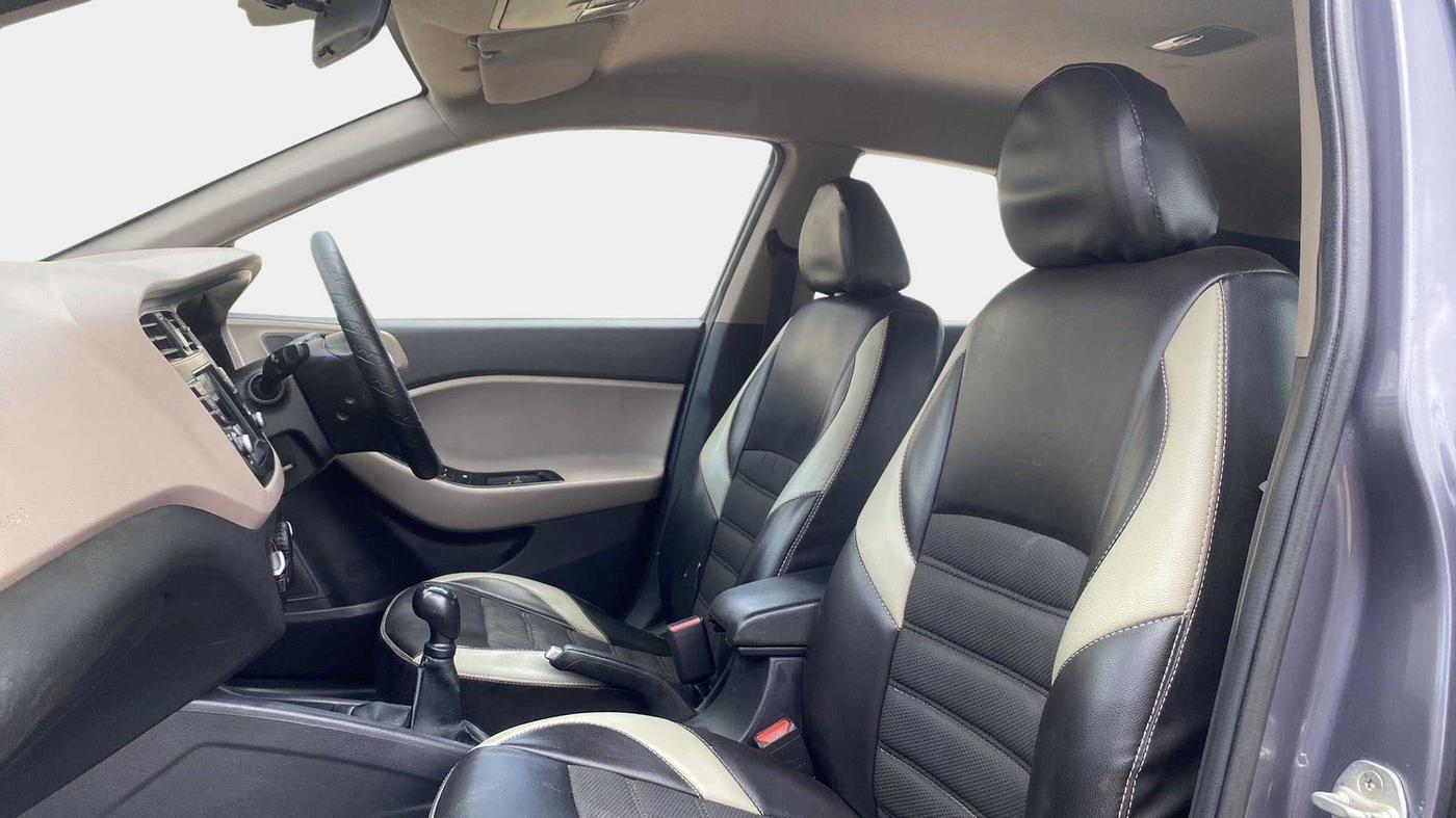 2019 Hyundai Elite i20 SPORTZ PLUS 1.2, Petrol, Manual, 1,09,048 km, Right Side Front Door Cabin
