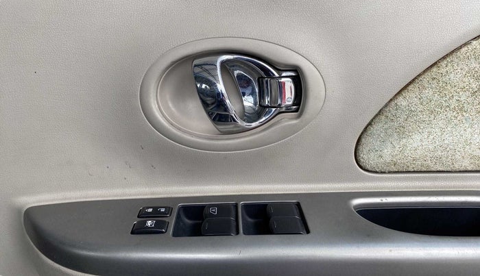 2014 Nissan Micra XV CVT, Petrol, Automatic, 43,021 km, Driver Side Door Panels Control