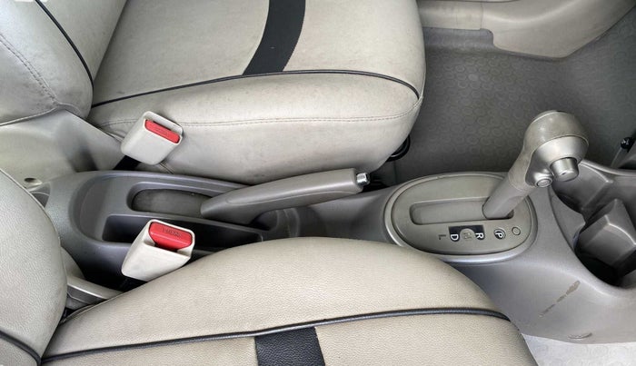 2014 Nissan Micra XV CVT, Petrol, Automatic, 43,021 km, Gear Lever