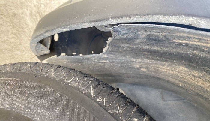 2016 Renault Kwid RXL, Petrol, Manual, 71,176 km, Left fender - Lining loose