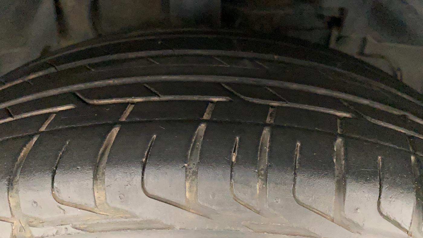 2021 Tata NEXON XZ PLUS PETROL SUNROOF, Petrol, Manual, 43,776 km, Right Front Tyre Tread