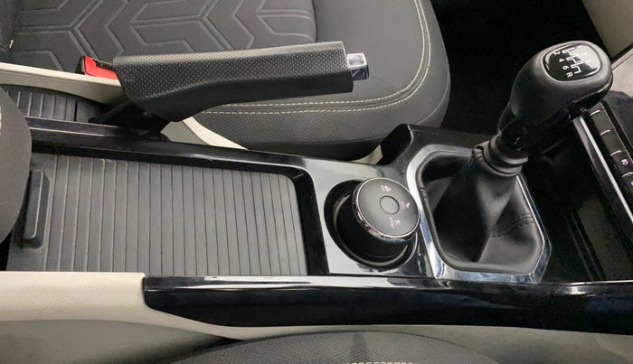 2021 Tata NEXON XZ PLUS PETROL SUNROOF, Petrol, Manual, 43,776 km, Gear Lever