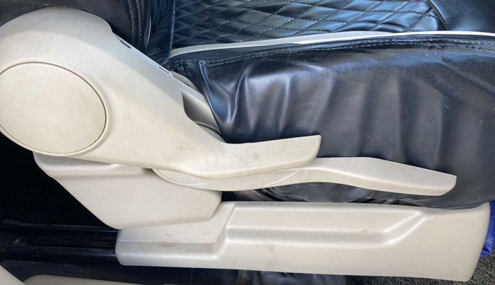 2022 Maruti Ertiga ZXI+ SHVS, Petrol, Manual, 54,301 km, Driver Side Adjustment Panel