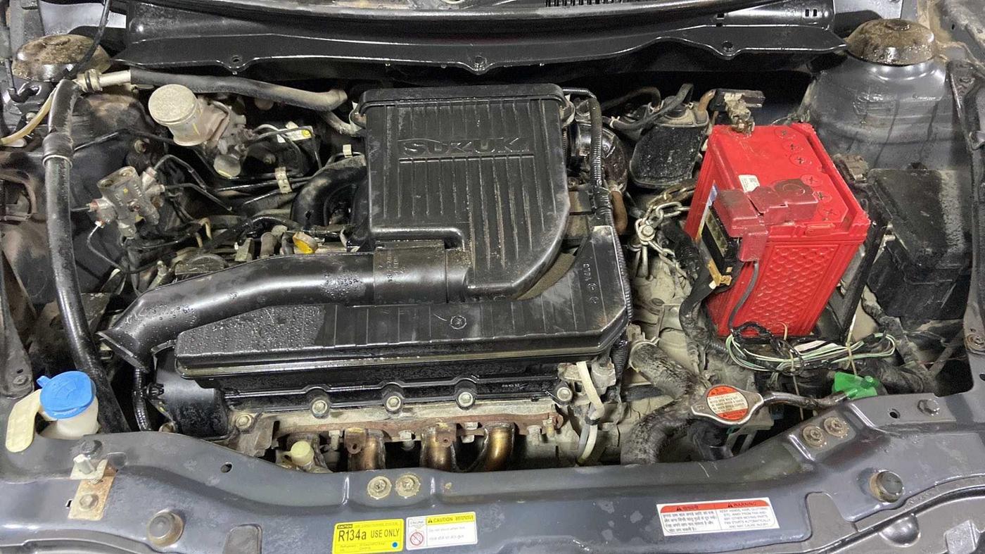 2017 Maruti Swift LXI (O), Petrol, Manual, 6,746 km, Open Bonet