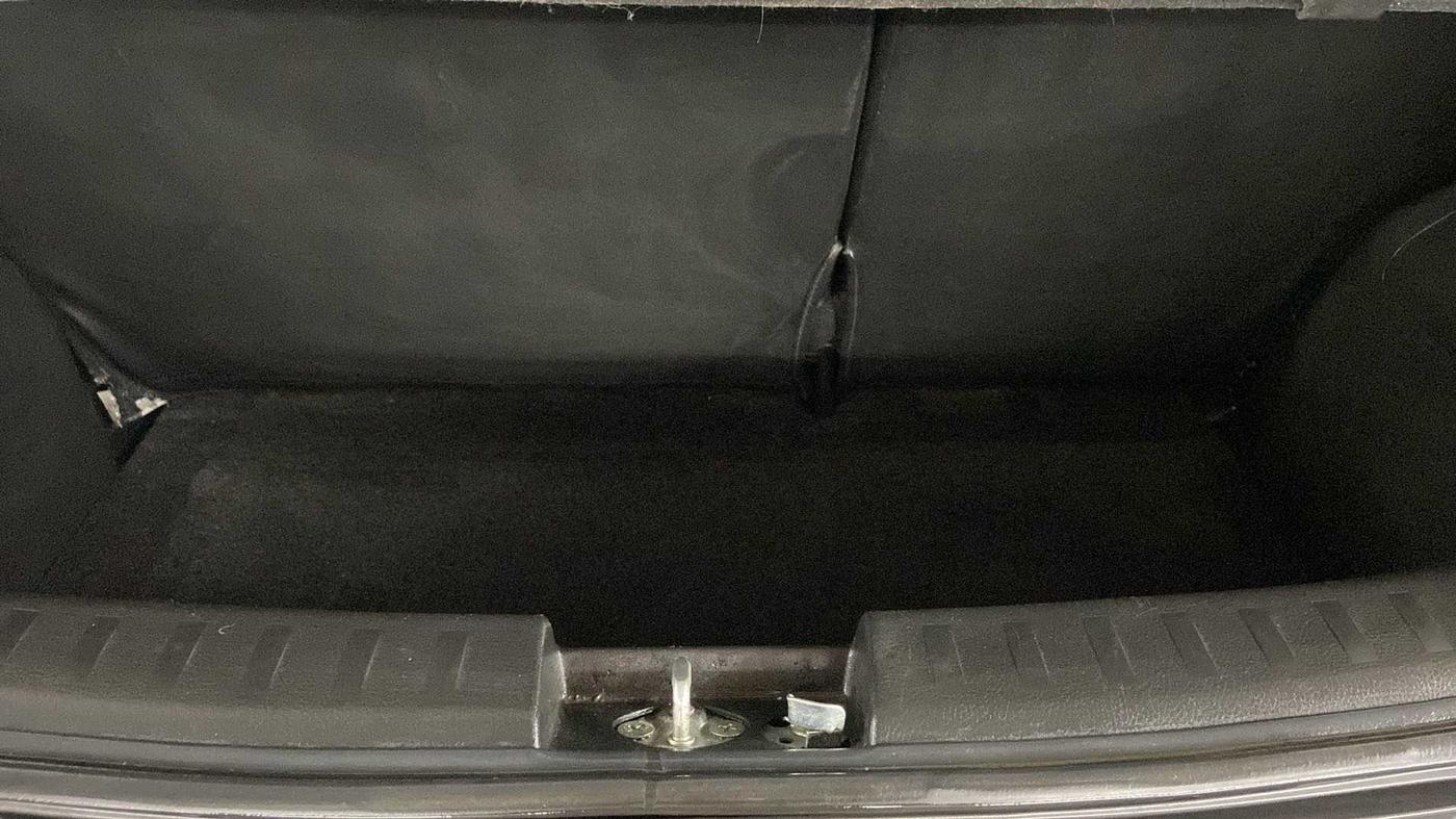 2017 Maruti Swift LXI (O), Petrol, Manual, 6,746 km, Boot Inside