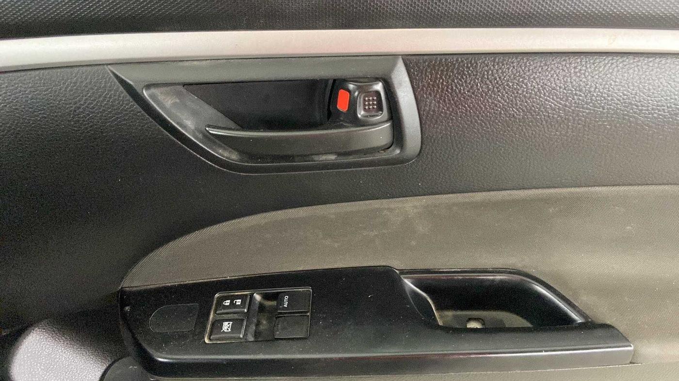 2017 Maruti Swift LXI (O), Petrol, Manual, 6,746 km, Driver Side Door Panels Control