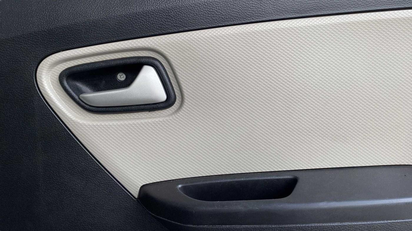 2021 Maruti Alto LXI, Petrol, Manual, 32,438 km, Driver Side Door Panels Control