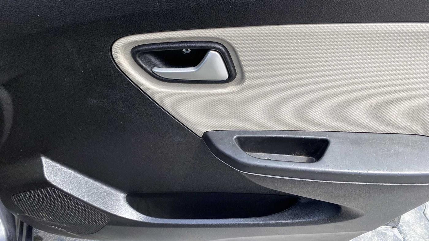 2020 Maruti Alto LXI, Petrol, Manual, 30,643 km, Driver Side Door Panels Control