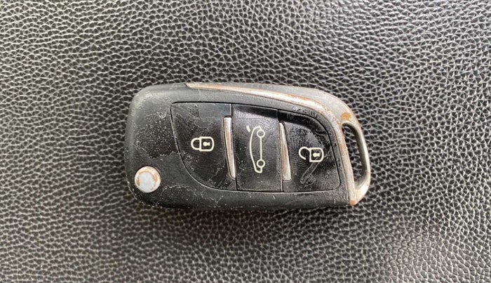2019 Maruti Swift VDI, Diesel, Manual, 68,447 km, Key Close Up