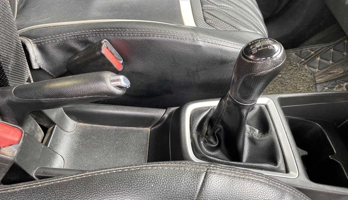 2019 Maruti Swift VDI, Diesel, Manual, 68,447 km, Gear Lever