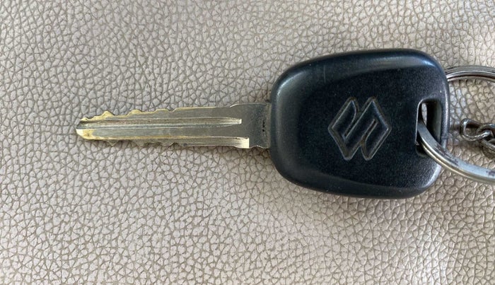2014 Maruti Alto 800 LXI, CNG, Manual, 1,07,268 km, Key Close Up