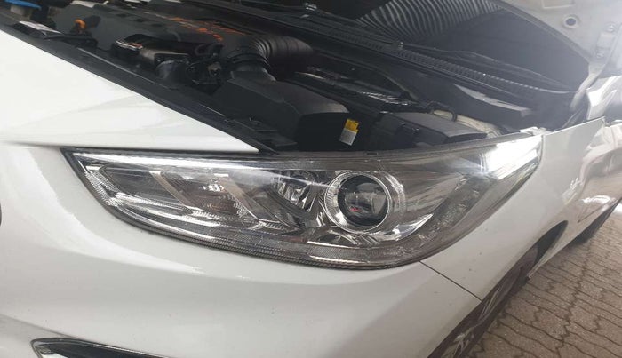 2018 Hyundai Verna 1.6 SX (O) CRDI MT, Diesel, Manual, 79,399 km, Left headlight - Cornering lights not working