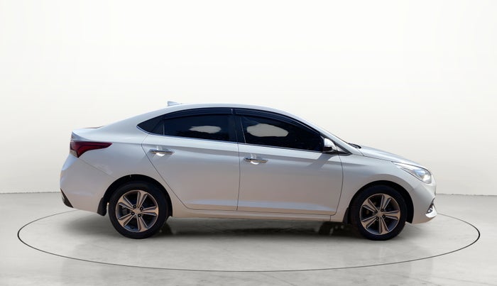 2018 Hyundai Verna 1.6 SX (O) CRDI MT, Diesel, Manual, 79,399 km, Right Side View