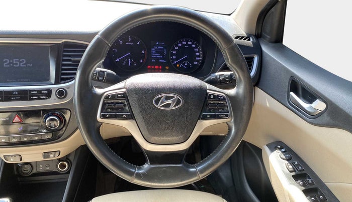 2018 Hyundai Verna 1.6 SX (O) CRDI MT, Diesel, Manual, 79,399 km, Steering Wheel Close Up