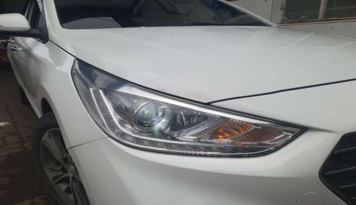 2018 Hyundai Verna 1.6 SX (O) CRDI MT, Diesel, Manual, 79,399 km, Right headlight - Cornering lights not working