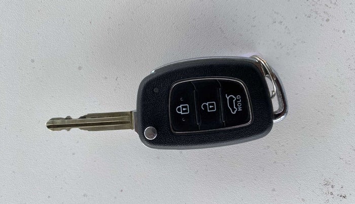 2019 Hyundai Elite i20 SPORTZ PLUS 1.2 DUAL TONE, Petrol, Manual, 35,252 km, Key Close Up