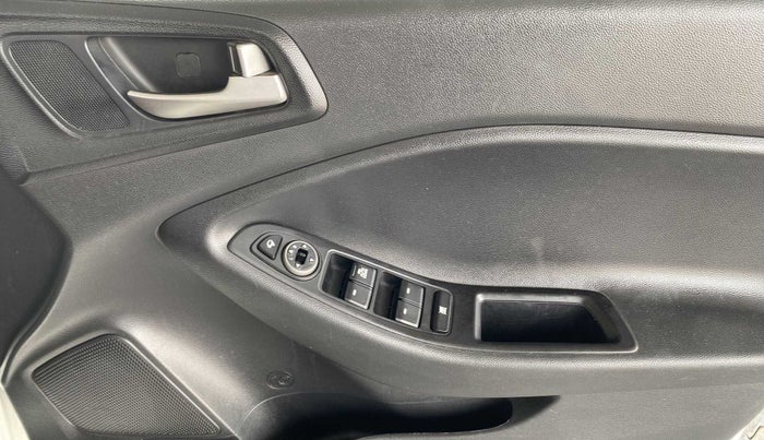 2019 Hyundai Elite i20 SPORTZ PLUS 1.2 DUAL TONE, Petrol, Manual, 35,252 km, Driver Side Door Panels Control