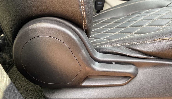 2020 Tata NEXON XZ PETROL, Petrol, Manual, 17,466 km, Driver Side Adjustment Panel