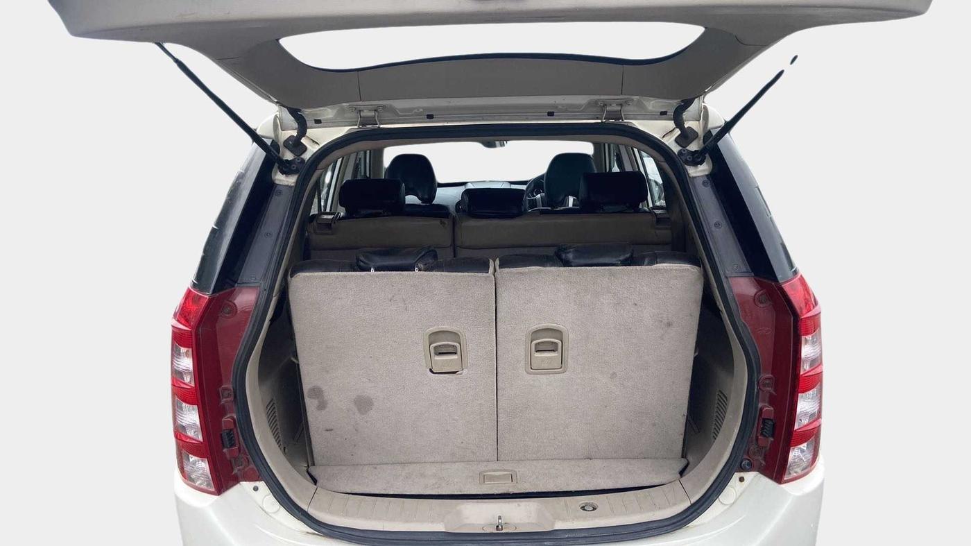 2016 Mahindra XUV500 W6, Diesel, Manual, Boot Inside