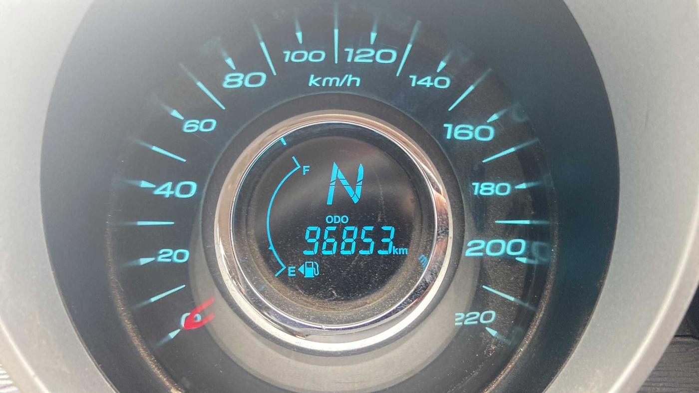 2016 Mahindra XUV500 W6, Diesel, Manual, Odometer Image
